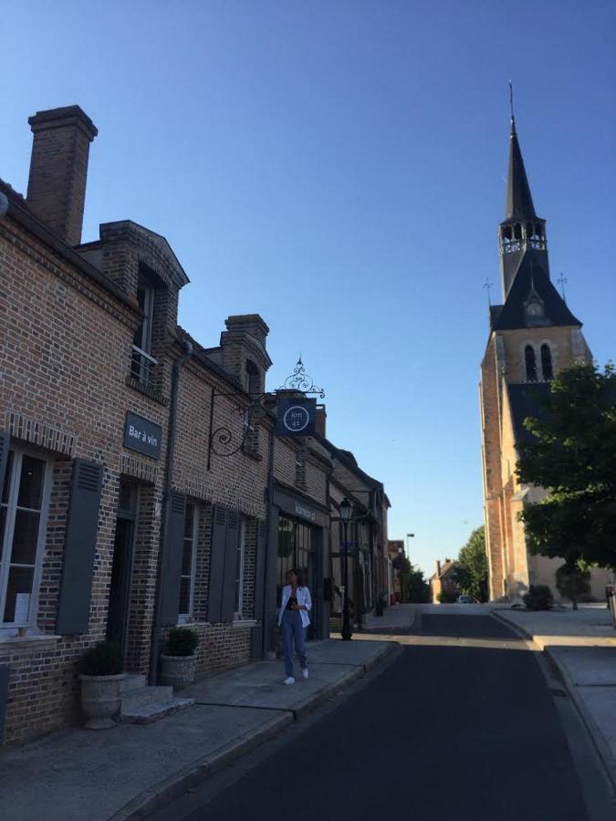 Km 41 Chaumont-sur-Tharonne Exterior foto
